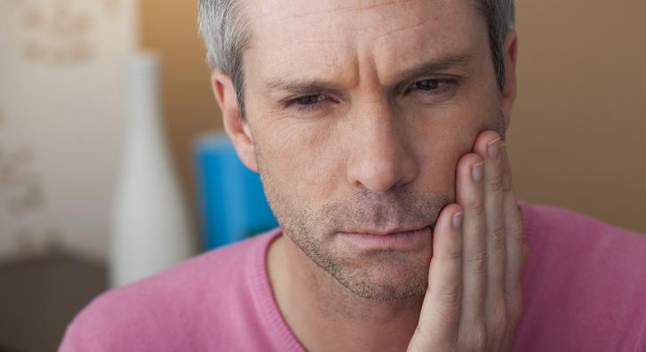 Egy skót férfi nem kapott időpontot, így súlyzóval oldotta meg a fájó fogproblémát