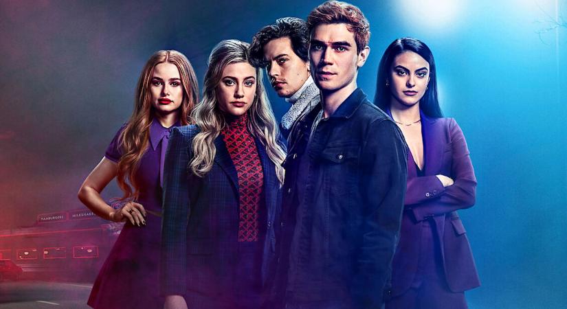 A Riverdale sorozatból ismert Lili Reinhart azt állítja, hogy egy férfi rendező azt kérte tőle, hogy "Húzd be kicsit a hasad!"
