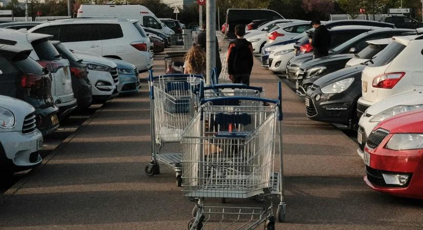 Győri gyilkosság: parkolóban szurkálta halálra a feleségét