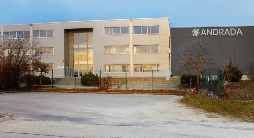 Felszámolás alatt a cég, ami akkuhulladék-feldolgozót akart Sóskútra – a polgármester szerint ez nekik örömhír