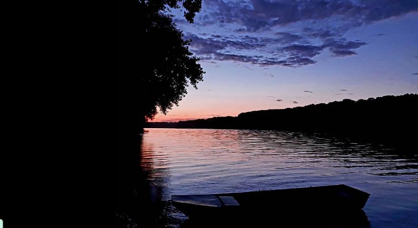 Harminc menekült esett bele a Szávába