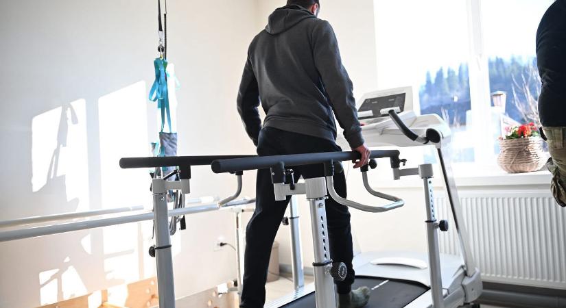 A kárpátaljai lakosokat emlékeztetik az ingyenes endoprotézis-beültetés lehetőségére