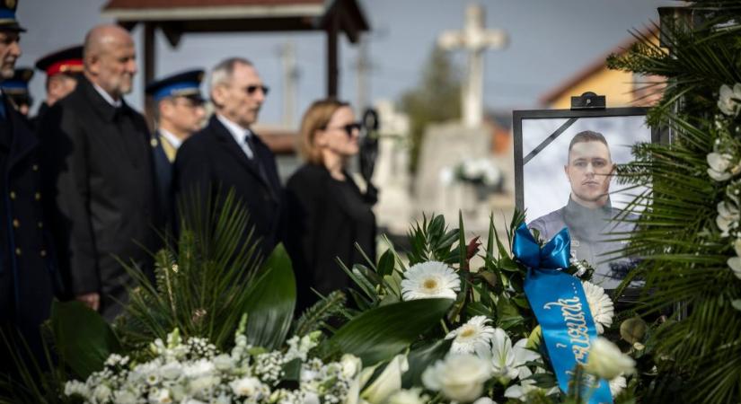 Eltemették Zalavári Bálint Zsoltot, a halálra gázolt rendőrt