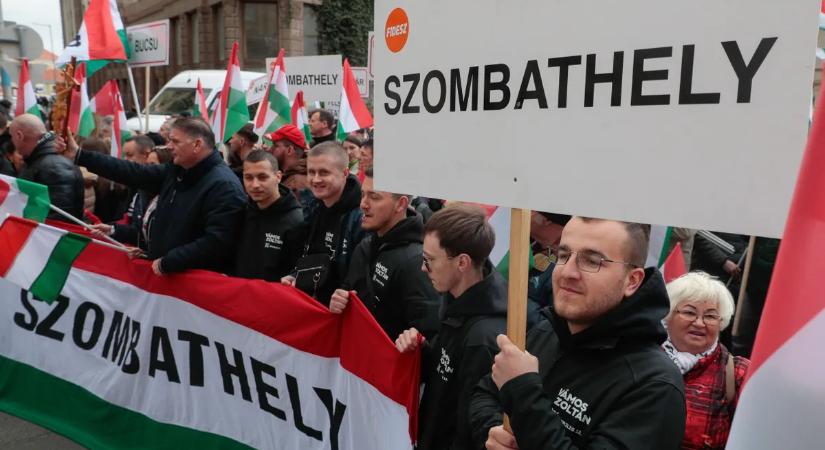 Szombathelyen is hatalmas tömeg várja Orbán Viktort – galéria