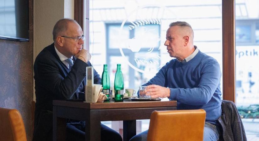 Rig Lajos egykori ellenfele, Navracsics Tibor támogatására buzdítja a szavazókat