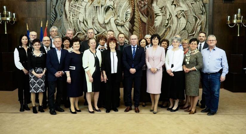 Az egészség világnapja alkalmából elismerésben részesítették a város címzetes főorvosait (galéria)