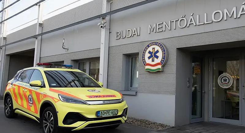 BYD mentőorvosi kocsik álltak szolgálatba Magyarországon