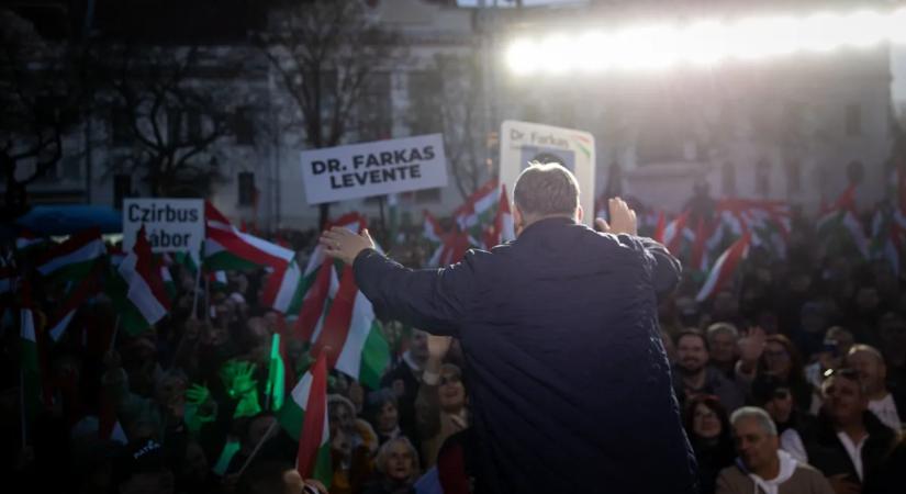 Orbán Viktor Szentesen kimondta: győzelemre állunk! - így reagált a tömeg
