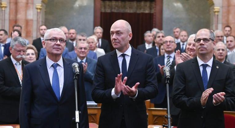 Az Alkotmánybíróság megsemmisítette a Kúria döntését, amely szerint Orbán jogsértően kampányolt egy kisgyerekkel