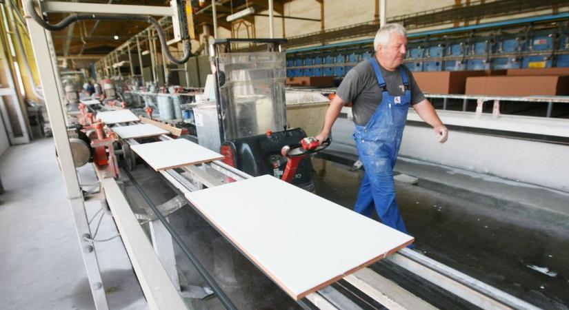 Feltámad a legendás gyár: magyar milliárdosé lett a Zalakerámia!