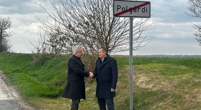 Felújítják a két települést összekötő utat