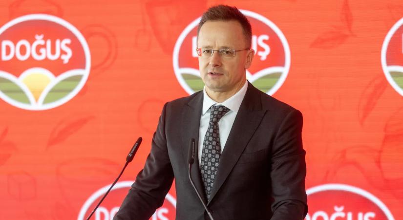 Ez már mindennek a teteje: Szijjártó Péter szerint külföldről nyúlhatnak bele a választásba