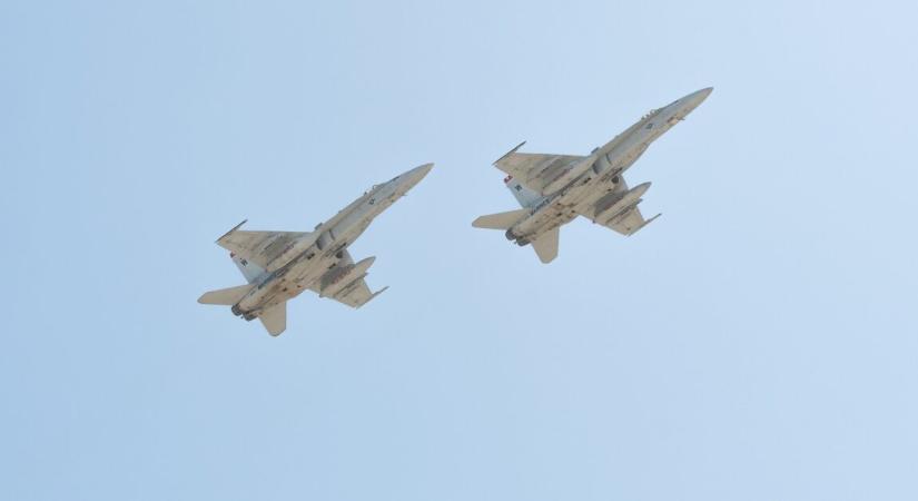 Irán már amerikai vadászgépeket bombáz