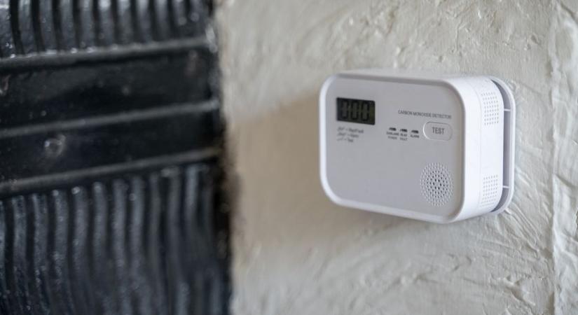 Mozdulatlanul feküdt az ágyon - végzetes mérgezés történt a dunántúli városban