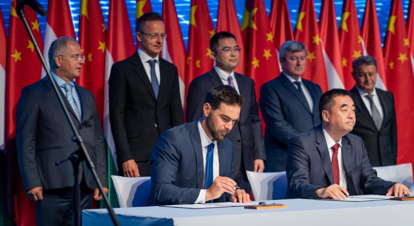 “Kínai-bérenc, Debrecenben senki sem ismeri” – így kampányol Tárkányi Zsolt Barcsa Lajos ellen