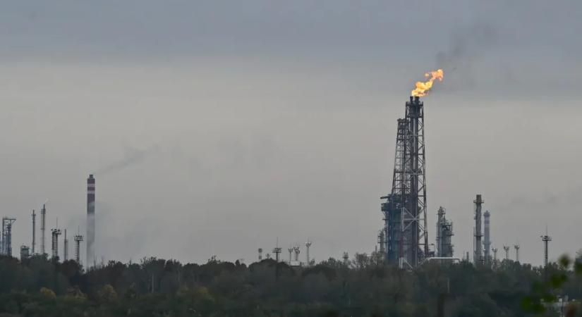 Teljes kezességet nyújt az állam az olajkészletező szövetség hiteleire