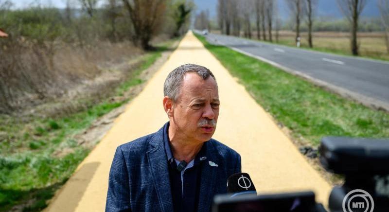 Több mint kilenc kilométernyi szakasz újul meg a Balatoni Bringakörön