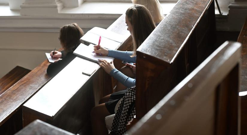 Mélyen a zsebébe kell nyúlnia annak, aki az ELTE-n angol nyelven szeretne pszichológiát tanulni