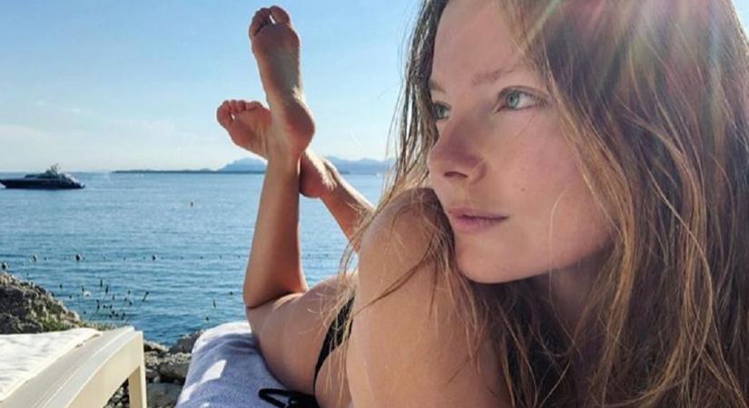 Titokban készültek meztelen képek a szépséges magyar modellről