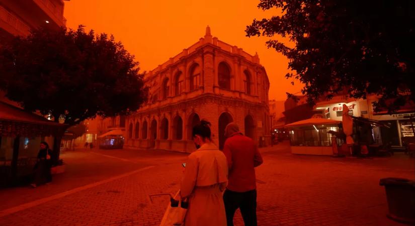 A Szahara homokját felkapva festetete vörösre Krétát a hatalmas vihar