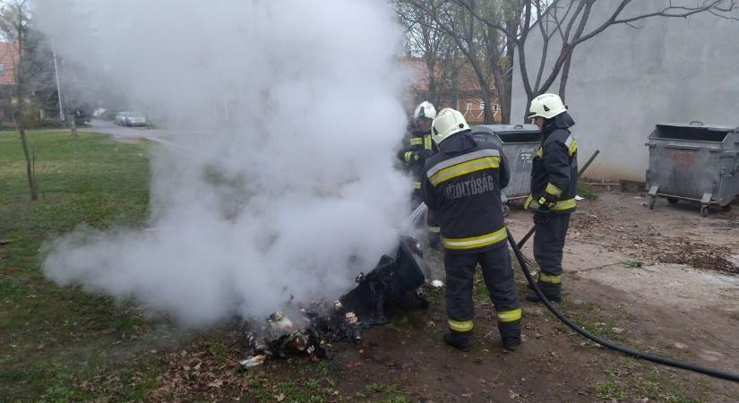 Forró hamut öntött az utcai szemetesbe, másodperceken múlt a tűzvész a cseri városrészben