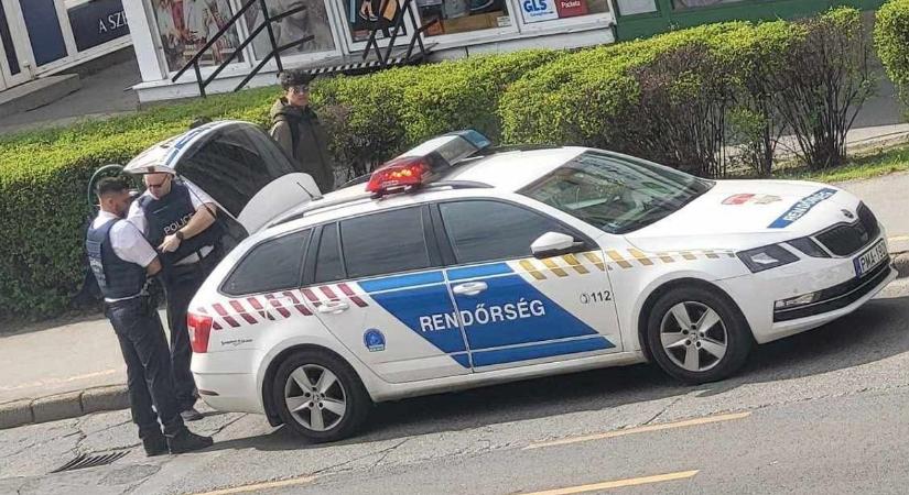 Nagyon keresi a rendőrség a csinos mohácsi bűnözőt