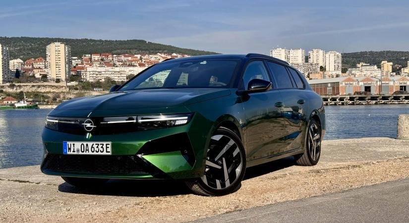 Ilyen lett a friss Opel Astra! Íme az első benyomások és a hivatalos magyar árak!