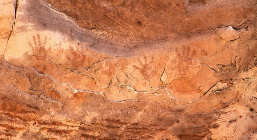 Kiderült, hogy a pénz még a láthatáron se volt, de már szerencsejátékoztak az emberek
