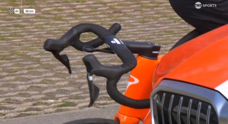 A Pinarello azonnal kivizsglta Filippo Ganna kormnytrst