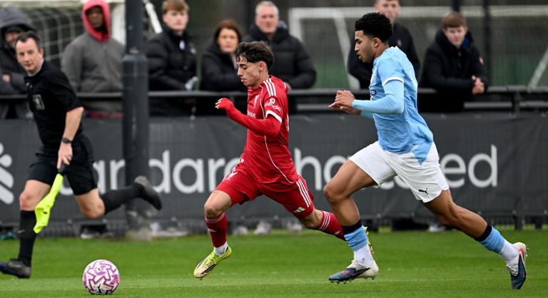 Arne Slot újabb magyar futballista szerződtetését javasolja Liverpoolban