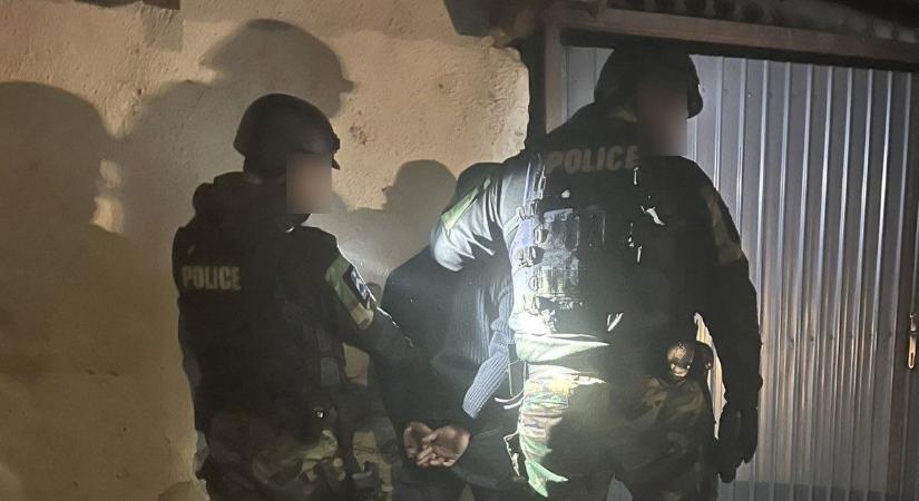 Hihetetlen fogás Heves megyében: több millió készpénz és drog a rendőrök kezén!