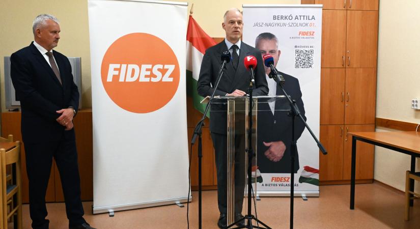 Szalay-Bobrovniczky politizálást lát a seregről kitálaló százados kritikájában