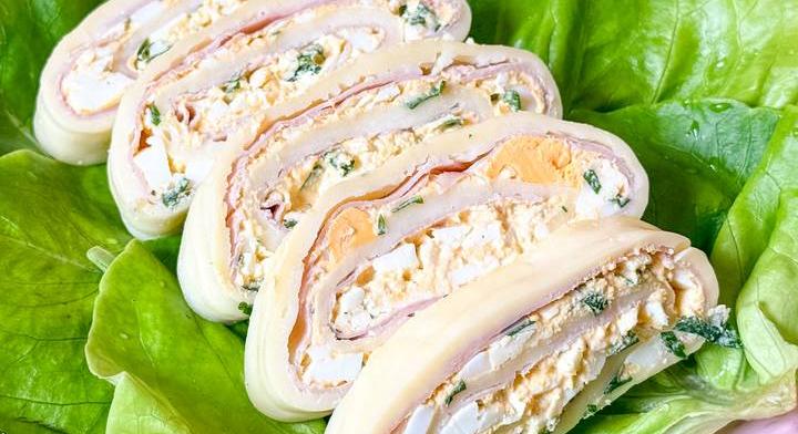 Retró húsvéti sajttekercs: sonkával és tojással töltjük meg