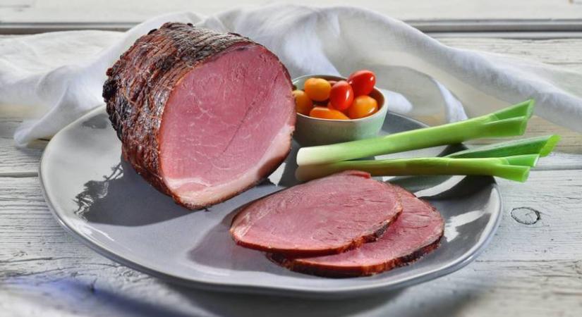 10 ínycsiklandó sonkás recept húsvétra: főzve, pácolva, aszpikban is imádjuk