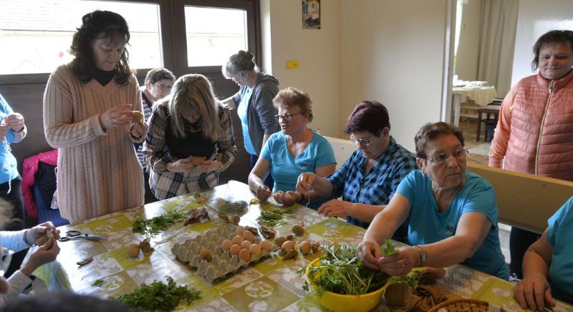 Éjszakai locsolkodás Nyírmeggyesen (fotókkal)