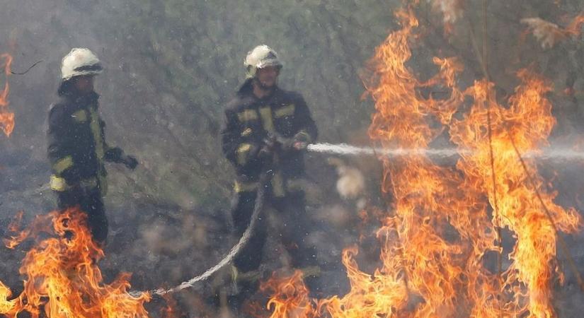 Ismét felcsaptak a lángok Hajdú-Biharban, hatalmas területen pusztított a tűz!