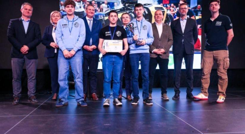 Három korosztály, három ezüst robotikában – Tarolt a HK Lions Egerben!