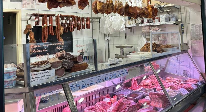 Húsvéti káosz a boltokban: mintha a világ vége jönne, úgy vásárol mindenki