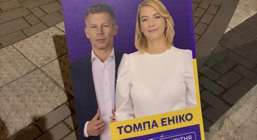 Ukrán feliratos, kamu tiszás plakátok jelentek meg az éjjel Debrecenben