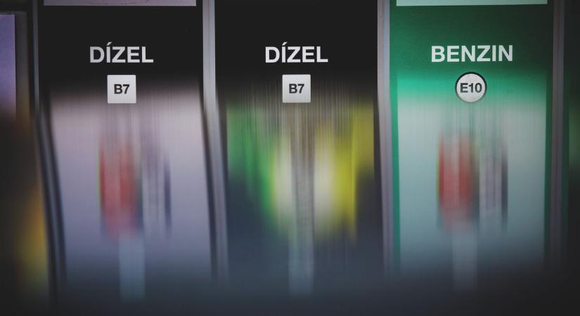 Ne felejtsünk el még itthon tankolni, ha külföldre indulunk – mutatjuk az árakat a határ túloldalán