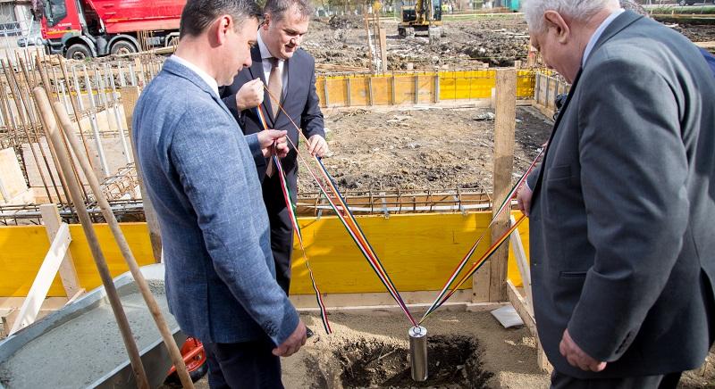 Szilágynagyfalu: bölcsőde épül, templomot és kastélyt újítanak