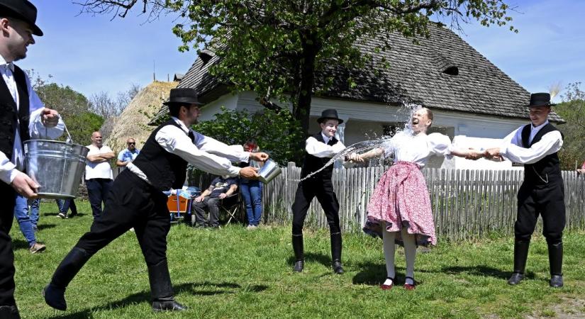 Locsolkodás, tojásfestés, tavaszi kirándulás – húsvéti programok országszerte