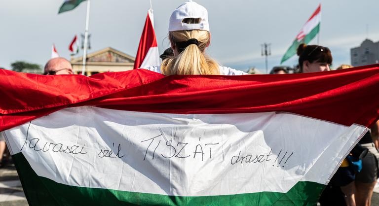 Mandula Viktor szerint a külföldről pénzelt tiszás ügynöksajtó egy magyar Majdan kirobbantását készíti elő