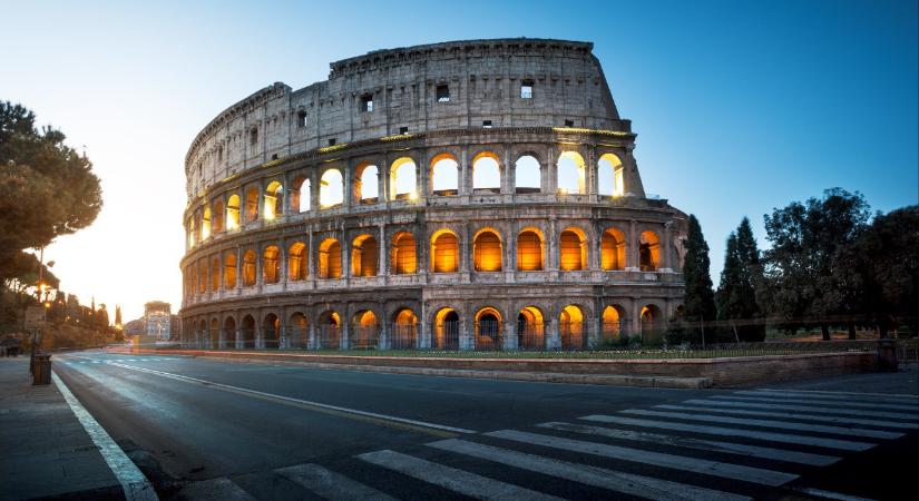 Rendkívüli biztonsági intézkedések a Colosseumnál a pápa vezette keresztút előtt