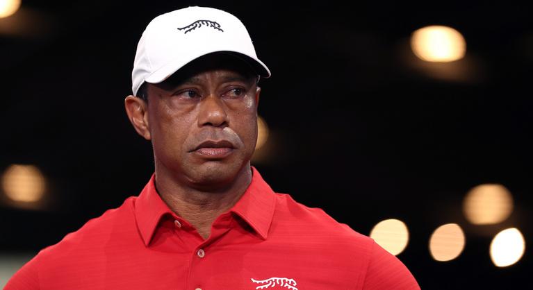 Tiger Woods kábultan bóbiskolt a rendőrautóban legújabb letartóztatása után