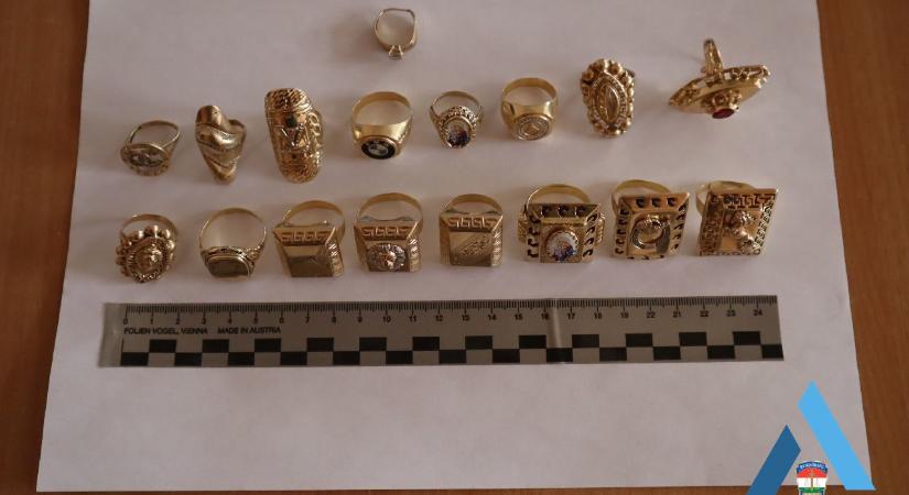 Elosztókat vittek el Berettyóújfaluból