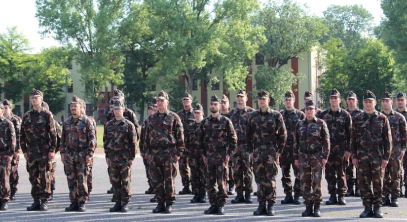 Seregnyi vád, mélypont honvédelem