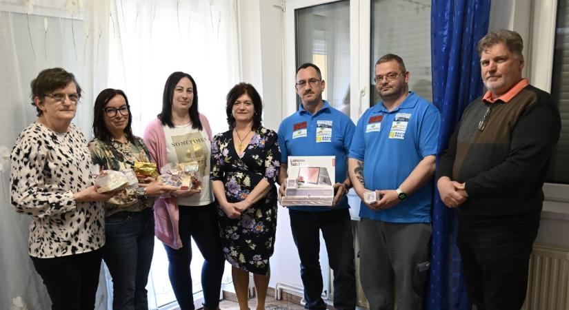 Jótékonysági dartsverseny Kimlén: összedobták az átmeneti otthon tabletjeire valót