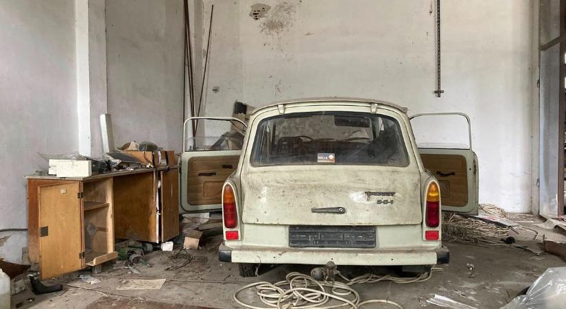 Így szomorkodik a kibelezett 601-es, félbemaradt a munka a szellemműhelyben (galéria)