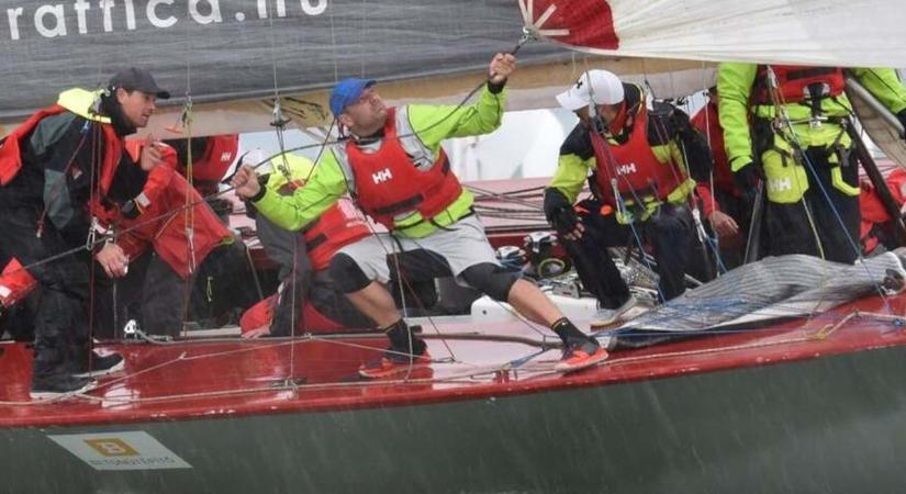 Elúszott a Pünkösdi Regatta, mutatjuk, miért! – Sokak szerint kérdéses a balatoni vitorlázás jövője is